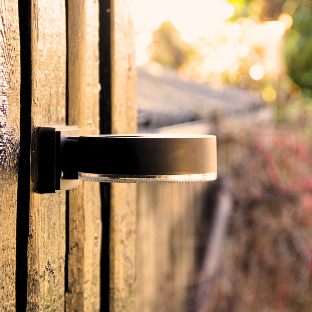 Birk - Elegant udendørs væglampe