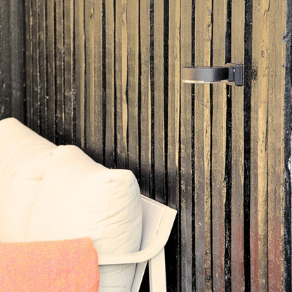 Birk - Elegant udendørs væglampe