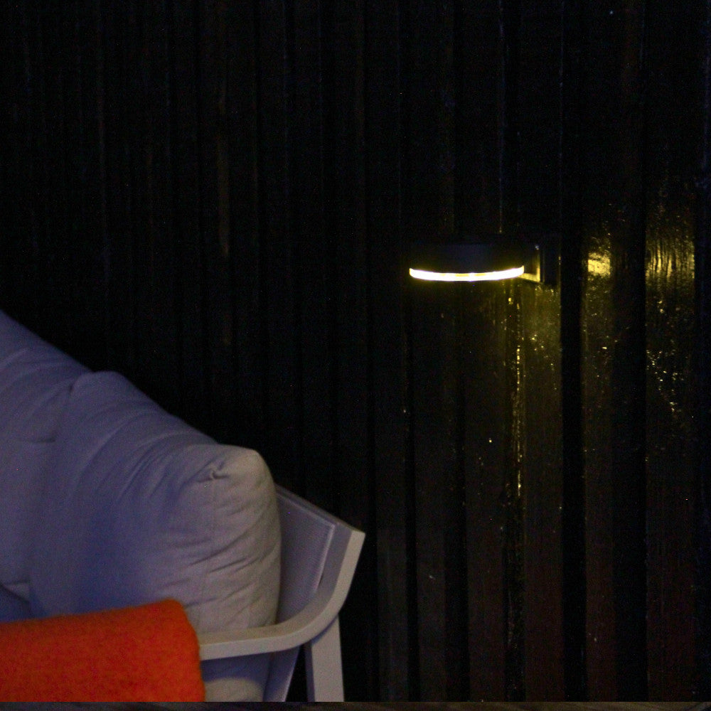 Birk - Elegant udendørs væglampe